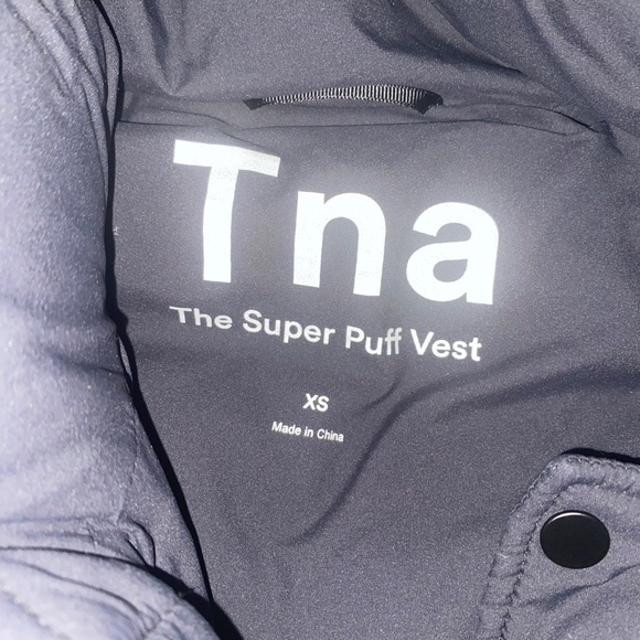 Aritzia TNA The Super Puff Vest - Picture 2 of 4